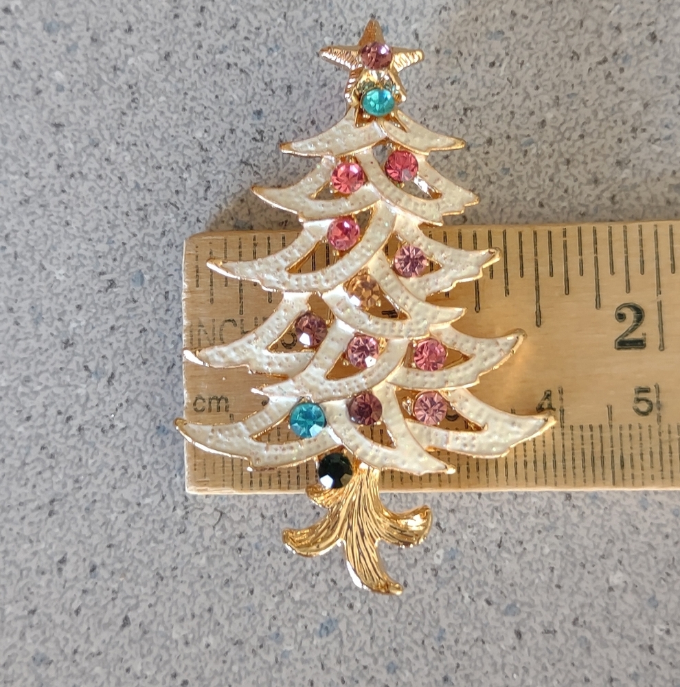 Angel Wing Tree Pin - Picture 4 of 5